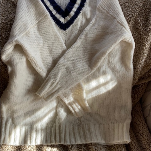 Sweater - Picture 2 of 3